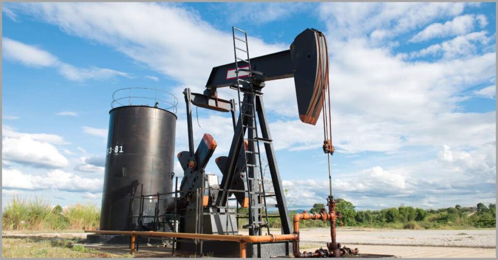 What is Oil Transloading, How to Efficiently Move Crude Oil to the Refinery